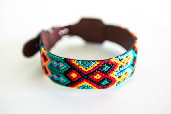 Collar estilo Huichol con airtag - Image 6